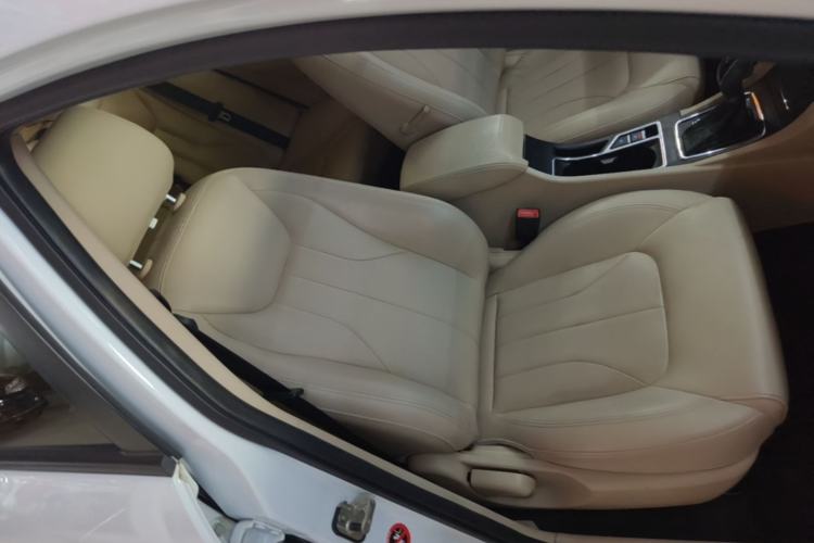 Used Geely Auto Emgrand 2017 Sedan Million Edition 1.5L CVT Luxury Model Right Front Seat