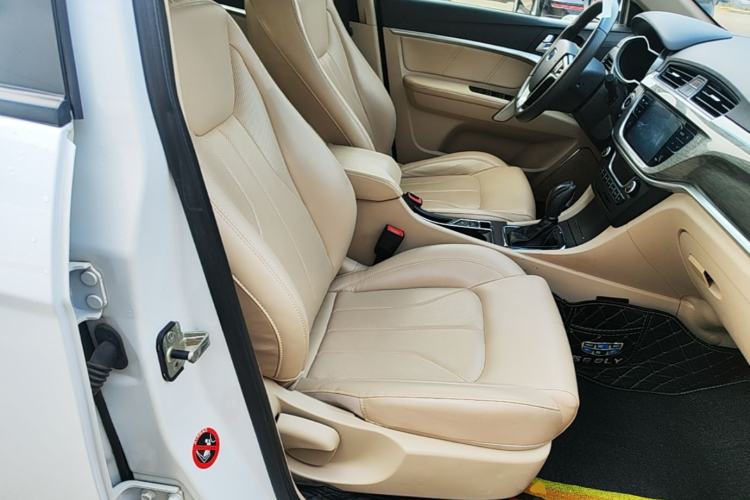 Used Geely Auto Emgrand 2017 Sedan Million Edition 1.5L CVT Luxury Model Right Front Seat