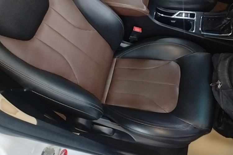 Used Geely Auto Emgrand 2017 Hatchback RS Million Edition 1.5L CVT Upward Version Right Front Seat