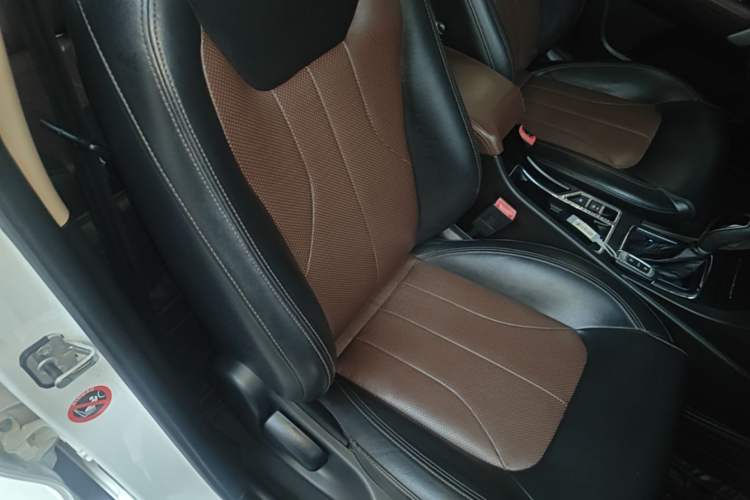 Used Geely Auto Emgrand 2017 Hatchback RS Million Edition 1.5L CVT Upward Version Right Front Seat