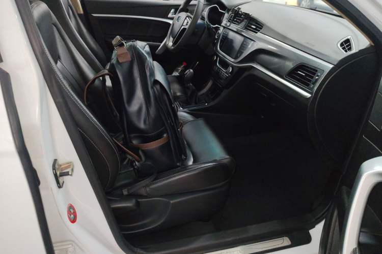 Used Geely Auto Emgrand 2017 Sedan Million Edition 1.5L Manual - Upward Version Right Front Seat