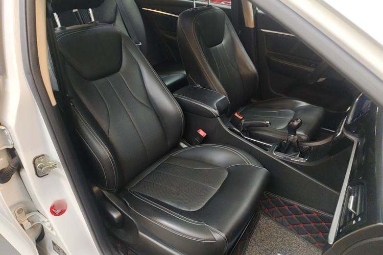 Used Geely Auto Emgrand 2017 Sedan Million Edition 1.5L Manual Upward Connect Version Right Front Seat