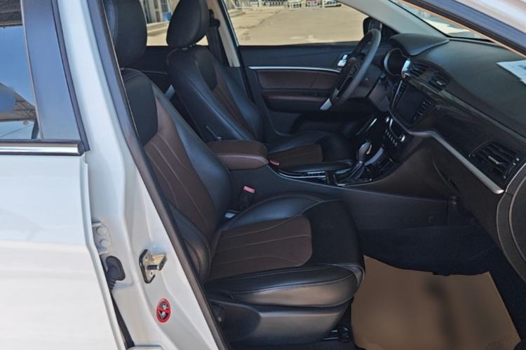 Used Geely Auto Emgrand 2017 Hatchback RS Million Edition 1.5L CVT Upward Version Right Front Seat