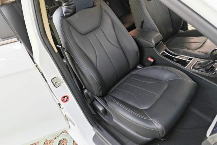 Used Geely Auto Emgrand 2017 Sedan Million Edition 1.5L CVT Upward Version Right Front Seat