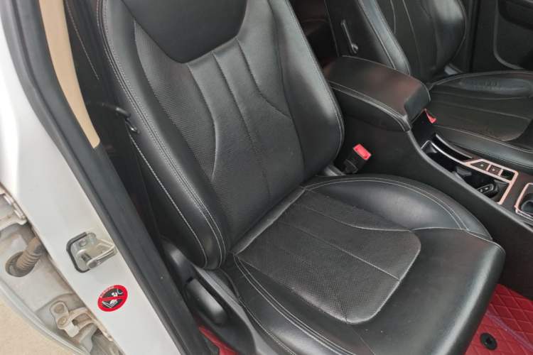 Used Geely Auto Emgrand 2017 Sedan Million Edition 1.5L CVT Upward Version Right Front Seat