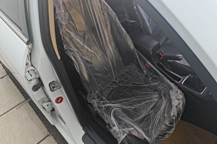 Used Geely Auto Emgrand 2017 Sedan Million Edition 1.5L Manual - Upward Version Right Front Seat