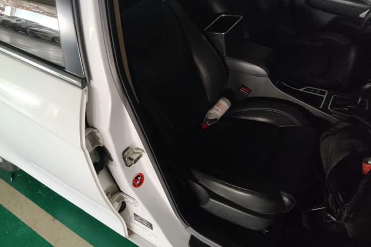 Used Geely Auto Emgrand 2017 Sedan Million Edition 1.5L CVT Upward Connectivity Version Right Front Seat