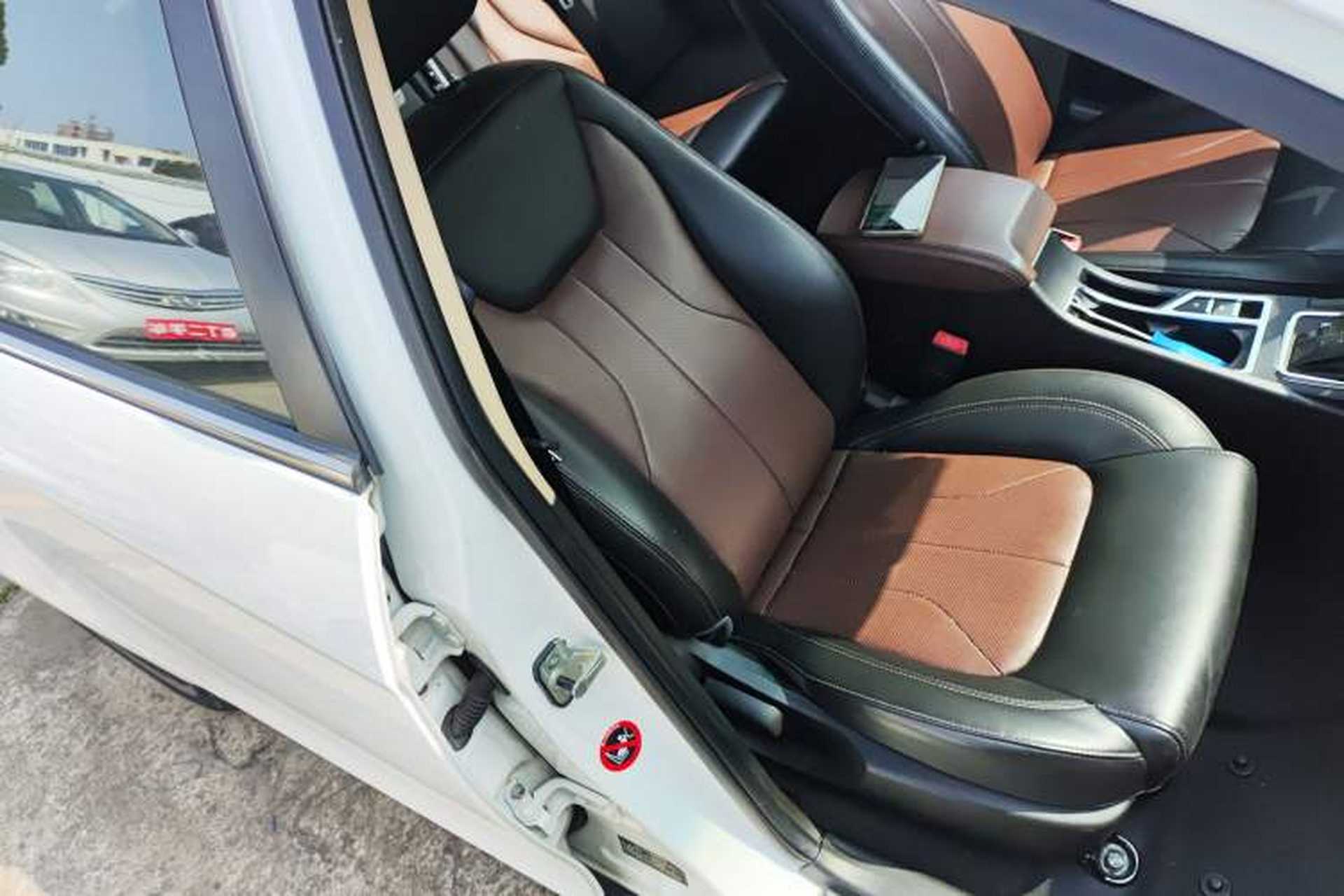 Used Geely Auto Emgrand 2017 Hatchback RS Million Edition 1.5L CVT Upward Version Right Front Seat
