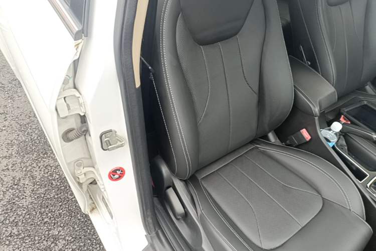Used Geely Auto Emgrand 2017 Sedan Million Edition 1.5L Manual - Upward Version Right Front Seat