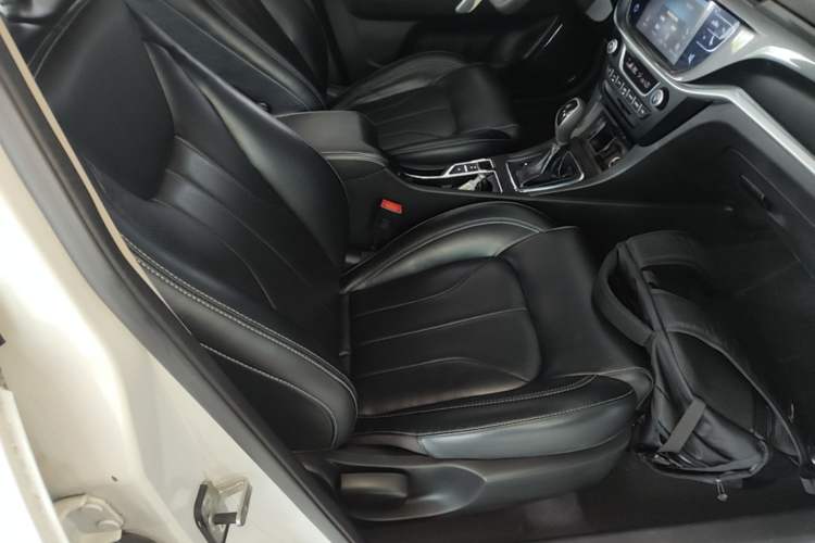 Used Geely Auto Emgrand 2017 Sedan Million Edition 1.5L CVT Upward Version Right Front Seat
