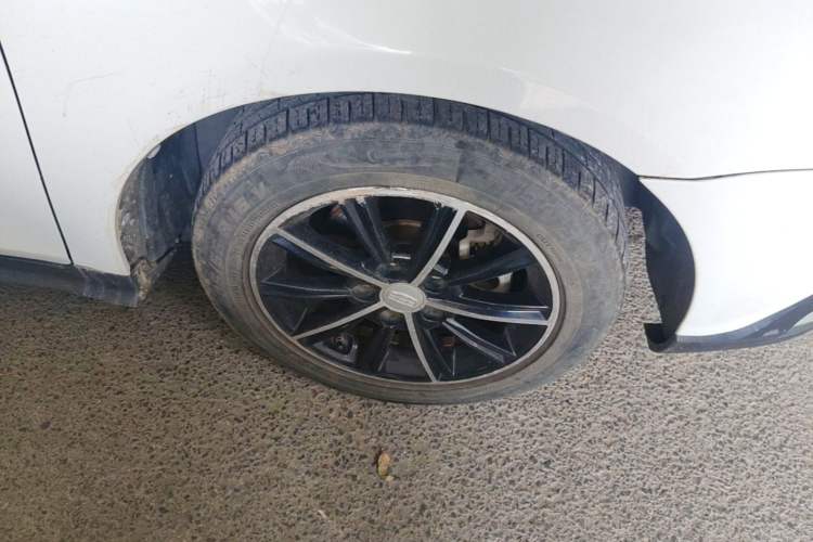 Used Geely Auto Emgrand 2017 Hatchback RS Million Edition 1.5L CVT Upward Version Right Front Wheel Hub