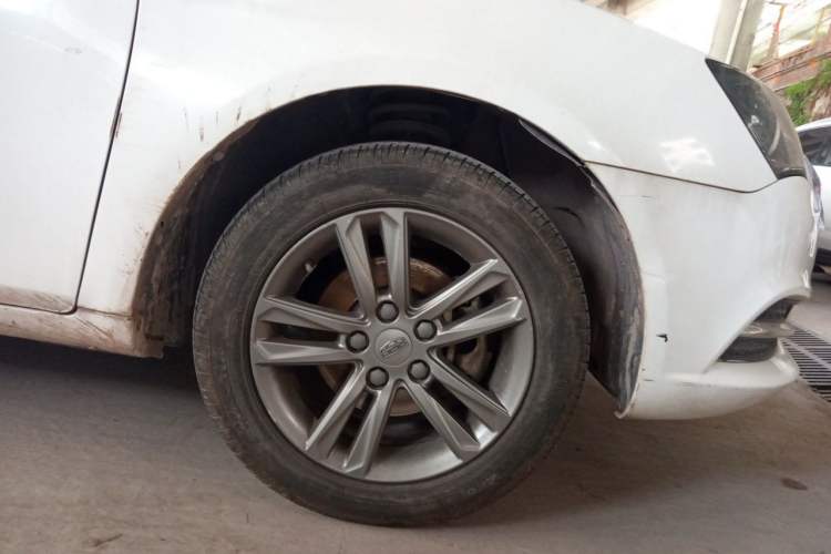Used Geely Auto Emgrand 2017 Sedan Million Edition 1.5L Manual - Upward Version Right Front Wheel Hub
