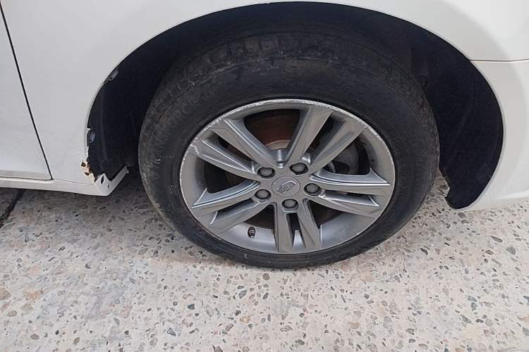 Used Geely Auto Emgrand 2017 Sedan Million Edition 1.5L Manual - Upward Version Right Front Wheel Hub