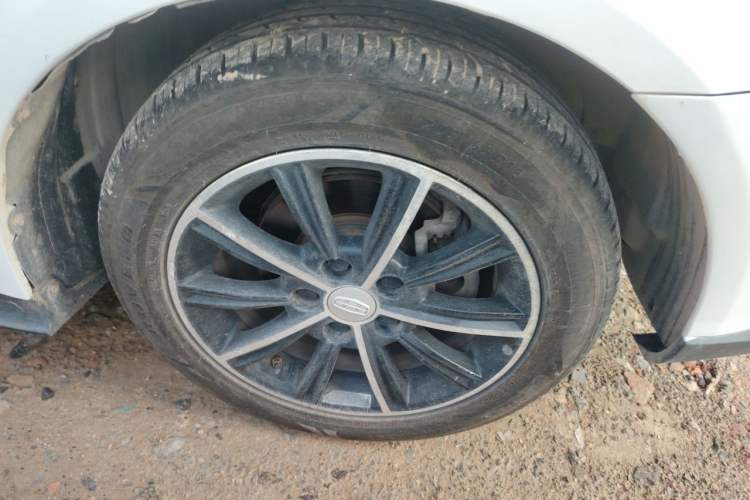 Used Geely Auto Emgrand 2017 Hatchback RS Million Edition 1.5L CVT Upward Version Right Front Wheel Hub