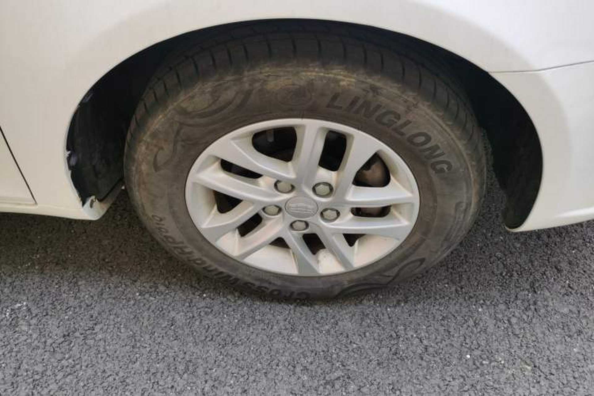 Used Geely Auto Emgrand 2017 Sedan Million Edition 1.5L Manual Fashion Model Right Front Wheel Hub