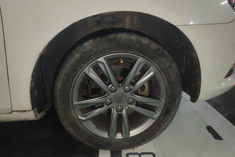 Used Geely Auto Emgrand 2017 Sedan Million Edition 1.5L Manual - Upward Version Right Front Wheel Hub