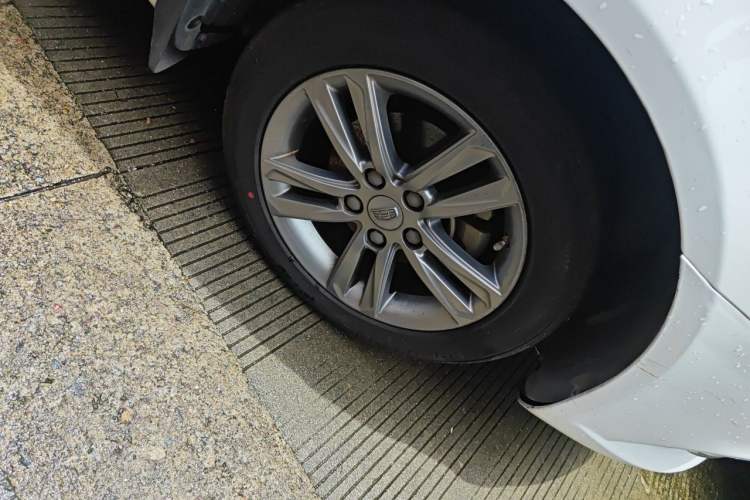 Used Geely Auto Emgrand 2017 Sedan Million Edition 1.5L Manual - Upward Version Right Front Wheel Hub