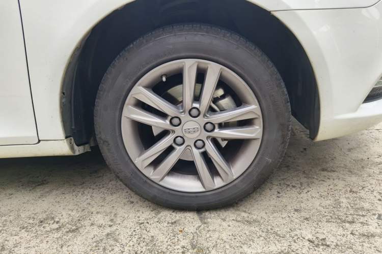 Used Geely Auto Emgrand 2017 Sedan Million Edition 1.5L Manual - Upward Version Right Front Wheel Hub