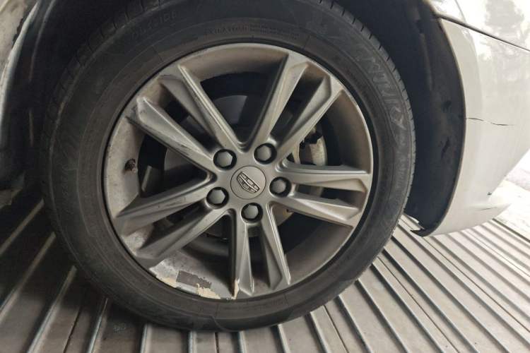 Used Geely Auto Emgrand 2017 Sedan Million Edition 1.5L CVT Upward Version Right Front Wheel Hub