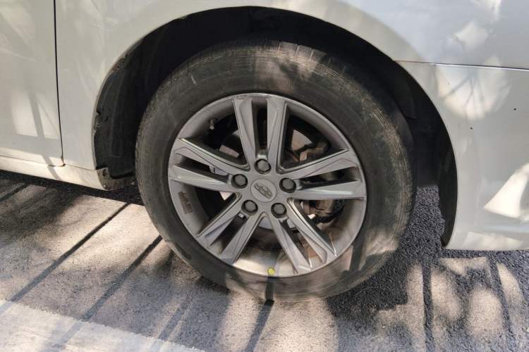 Used Geely Auto Emgrand 2017 Sedan Million Edition 1.5L CVT Upward Connectivity Version Right Front Wheel Hub