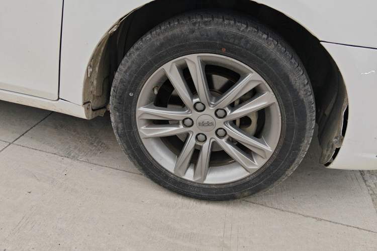 Used Geely Auto Emgrand 2017 Sedan Million Edition 1.5L CVT Upward Version Right Front Wheel Hub