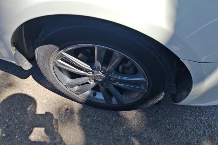 Used Geely Auto Emgrand 2017 Sedan Million Edition 1.5L CVT Upward Version Right Front Wheel Hub