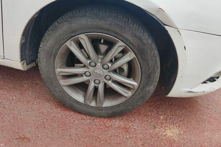 Used Geely Auto Emgrand 2017 Sedan Million Edition 1.5L Manual - Upward Version Right Front Wheel Hub
