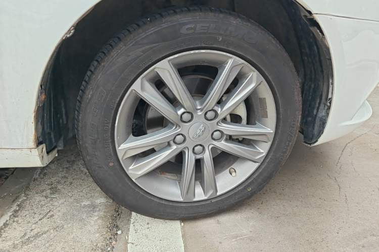 Used Geely Auto Emgrand 2017 Sedan Million Edition 1.5L CVT Upward Version Right Front Wheel Hub