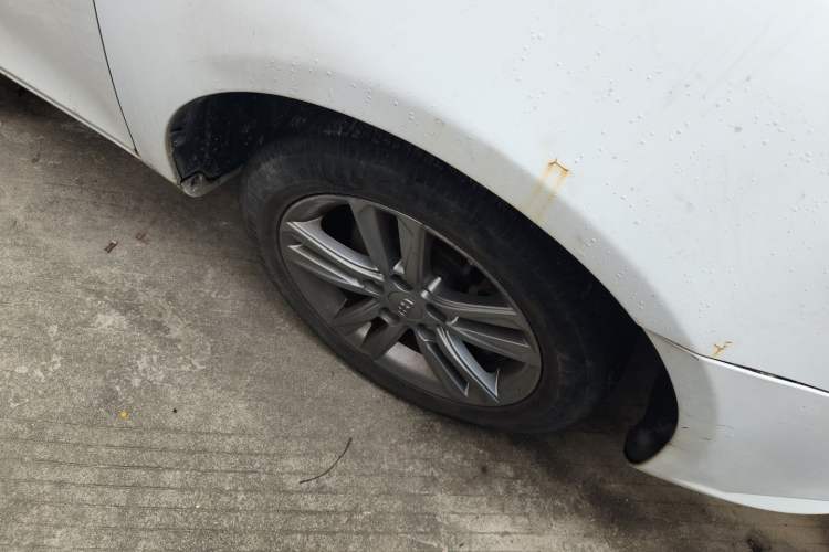 Used Geely Auto Emgrand 2017 Sedan Million Edition 1.5L CVT Upward Version Right Front Wheel Hub