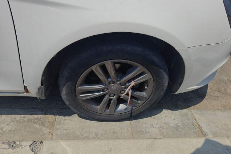 Used Geely Auto Emgrand 2017 Sedan Million Edition 1.5L Manual - Upward Version Right Front Wheel Hub