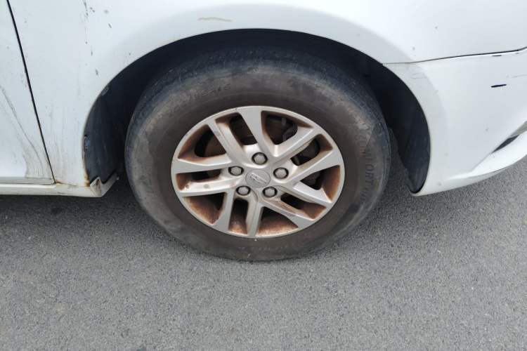 Used Geely Auto Emgrand 2017 Sedan Million Edition 1.5L Manual Luxury Model Right Front Wheel Hub