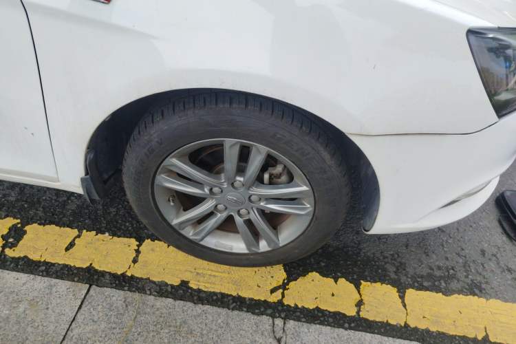 Used Geely Auto Emgrand 2017 Sedan Million Edition 1.5L CVT Upward Version Right Front Wheel Hub