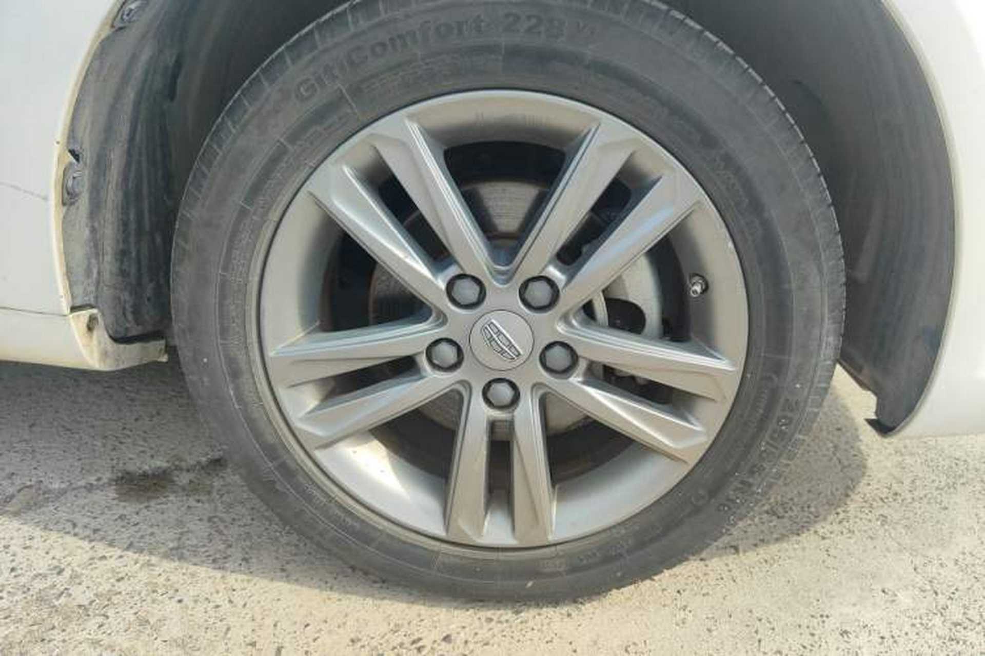 Used Geely Auto Emgrand 2017 Sedan Million Edition 1.5L CVT Upward Version Right Front Wheel Hub