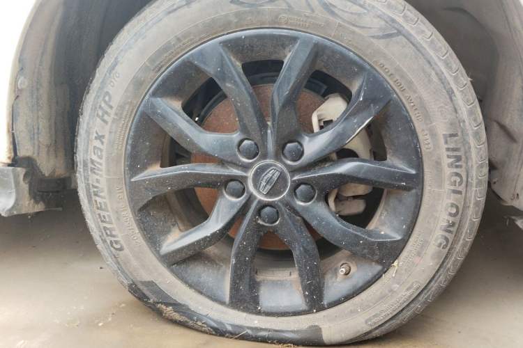 Used Geely Auto Emgrand 2017 Hatchback RS Million Edition 1.5L Manual Upward Version Right Front Wheel Hub