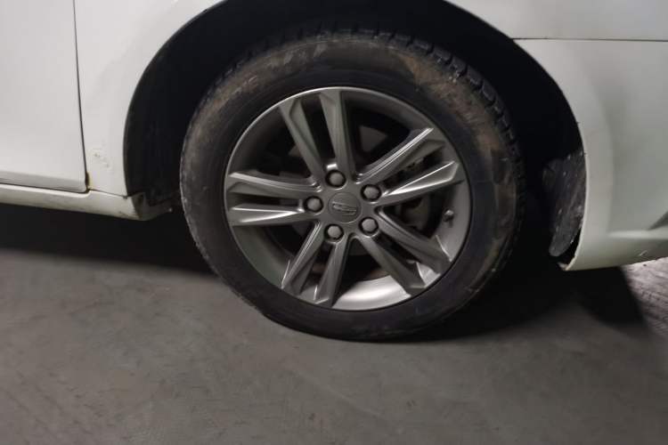 Used Geely Auto Emgrand 2017 Sedan Million Edition 1.5L CVT Upward Version Right Front Wheel Hub