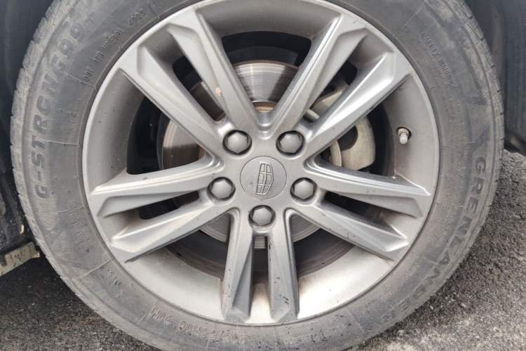Used Geely Auto Emgrand 2017 Sedan Million Edition 1.5L Manual - Upward Version Right Front Wheel Hub