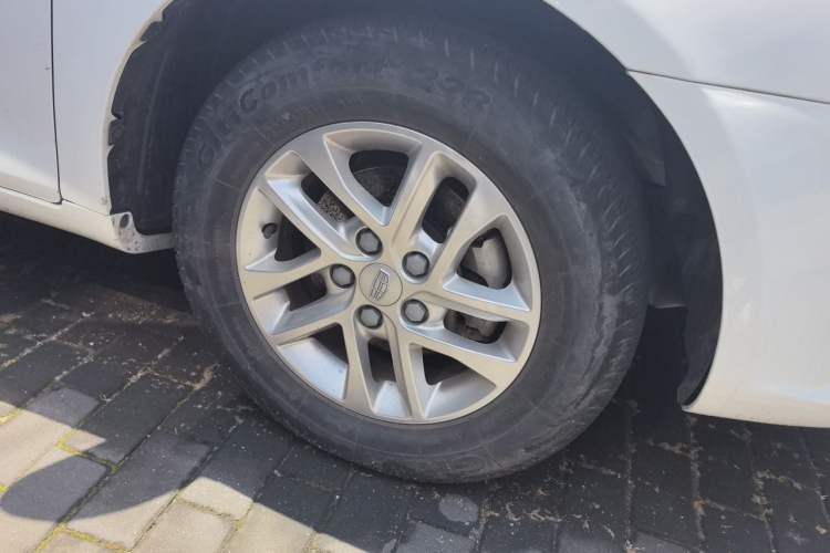 Used Geely Auto Emgrand 2017 Sedan Million Edition 1.5L Manual Luxury Model Right Front Wheel Hub