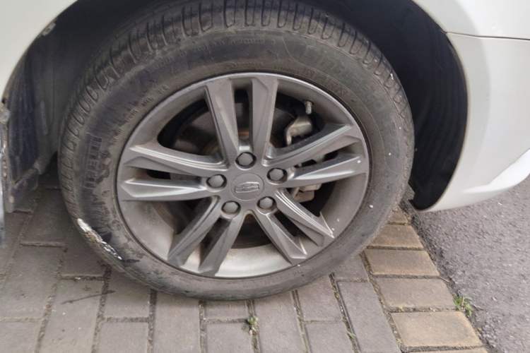 Used Geely Auto Emgrand 2017 Sedan Million Edition 1.5L Manual - Upward Version Right Front Wheel Hub