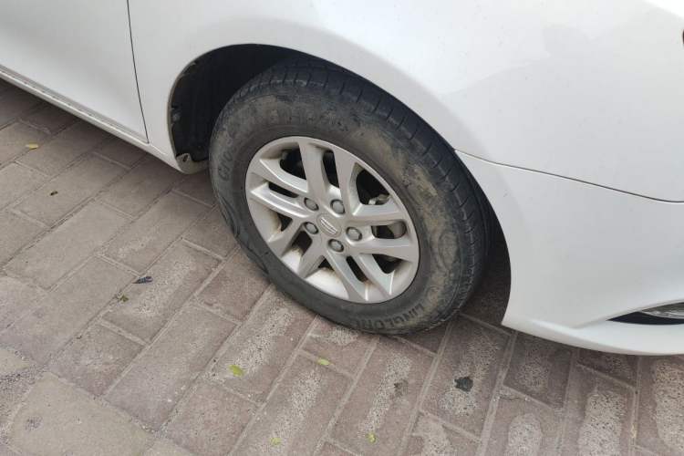 Used Geely Auto Emgrand 2017 Sedan Million Edition 1.5L Manual Luxury Model Right Front Wheel Hub