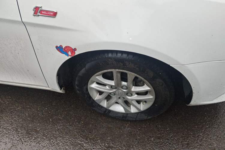 Used Geely Auto Emgrand 2017 Sedan Million Edition 1.5L CVT Luxury Model Right Front Wheel Hub