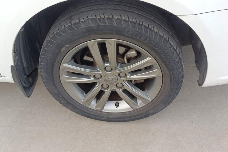 Used Geely Auto Emgrand 2017 Sedan Million Edition 1.5L Manual - Upward Version Right Front Wheel Hub