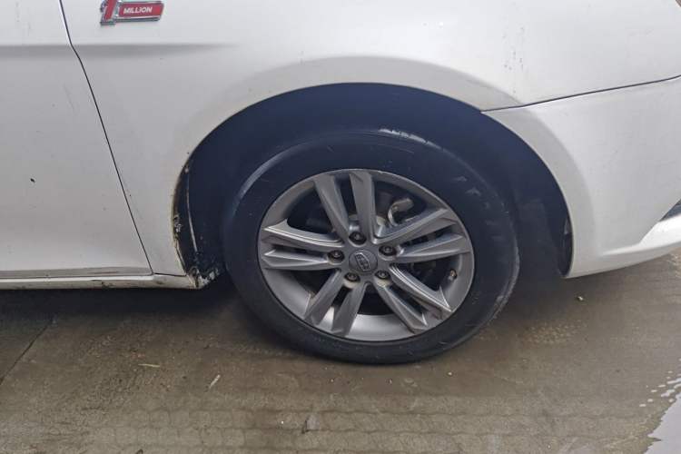 Used Geely Auto Emgrand 2017 Sedan Million Edition 1.5L Manual - Upward Version Right Front Wheel Hub