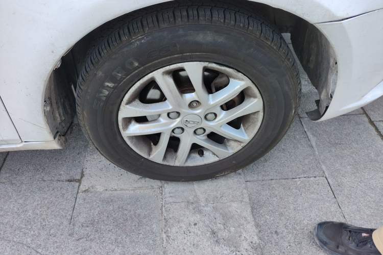 Used Geely Auto Emgrand 2017 Sedan Million Edition 1.5L Manual Luxury Model Right Front Wheel Hub