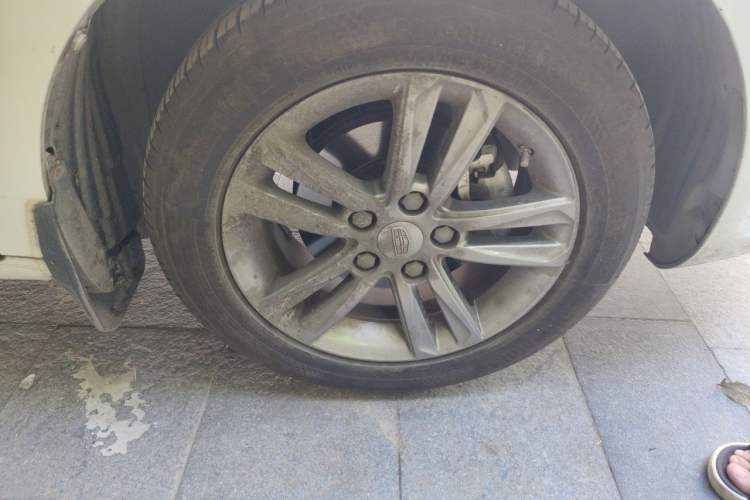 Used Geely Auto Emgrand 2017 Sedan Million Edition 1.5L CVT Upward Version Right Front Wheel Hub