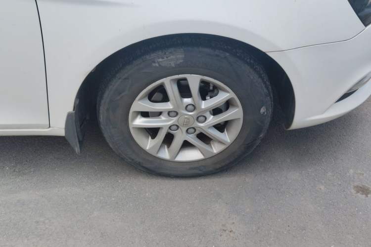 Used Geely Auto Emgrand 2017 Sedan Million Edition 1.5L CVT Luxury Model Right Front Wheel Hub