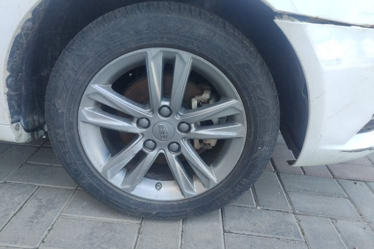 Used Geely Auto Emgrand 2017 Sedan Million Edition 1.5L Manual - Upward Version Right Front Wheel Hub