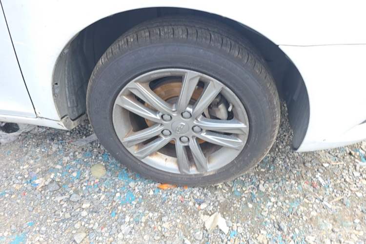 Used Geely Auto Emgrand 2017 Sedan Million Edition 1.5L Manual - Upward Version Right Front Wheel Hub
