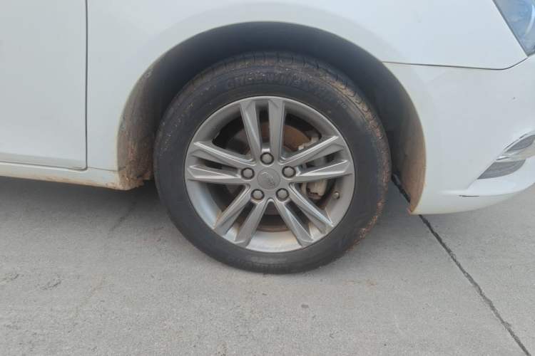 Used Geely Auto Emgrand 2017 Sedan Million Edition 1.5L CVT Upward Version Right Front Wheel Hub