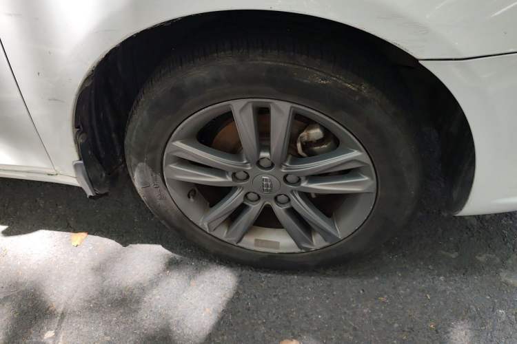 Used Geely Auto Emgrand 2017 Sedan Million Edition 1.5L Manual - Upward Version Right Front Wheel Hub