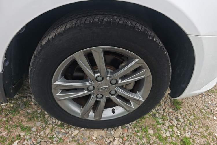 Used Geely Auto Emgrand 2017 Sedan Million Edition 1.5L Manual - Upward Version Right Front Wheel Hub